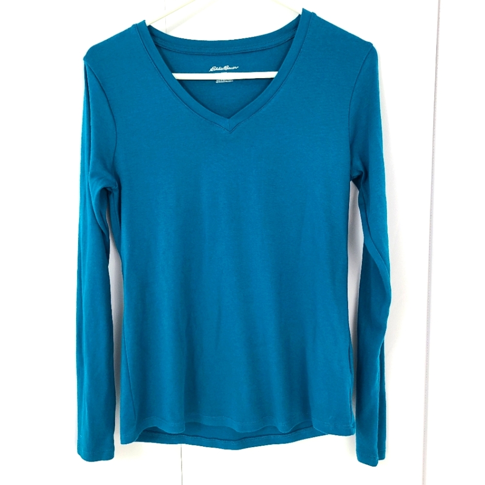 Eddie Bauer Blue V neck Long Sleeve Size M